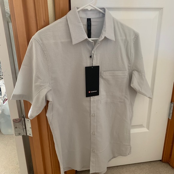 lululemon athletica Other - Brand new men’s Lululemon short sleeve button up